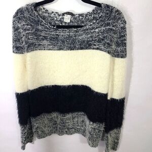 Venus Women's Size XS White‎ and Black Striped Pullover Fuzzy Sweater